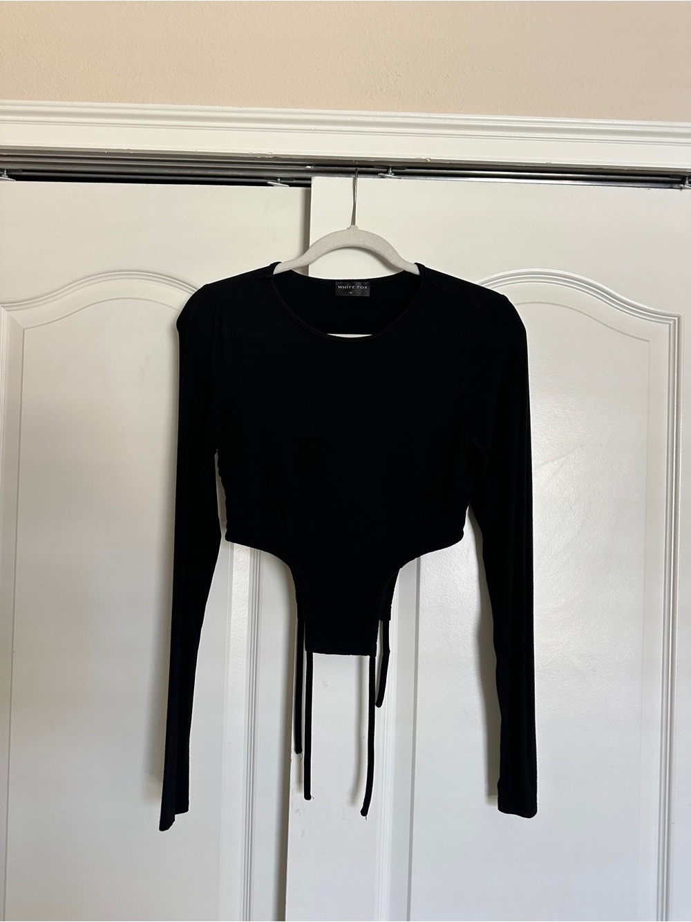 White Fox Boutique Black Long Sleeve Crop Top Super Soft Size Medium